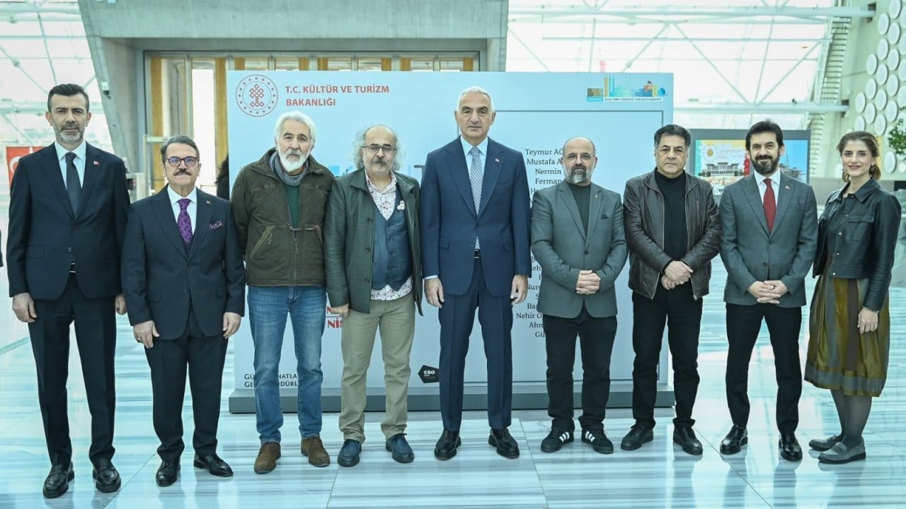 Foto - Bakan Ersoy CSO Ada Ankara'daki sergiyi ziyaret etti... 24 Eser sanatseverle buluştu...