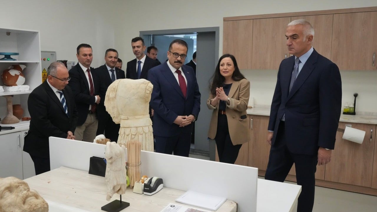 Foto - Bakan Ersoy: Kültür varlığı kaçakçılığıyla mücadelede kararlılıkla yol alıyoruz