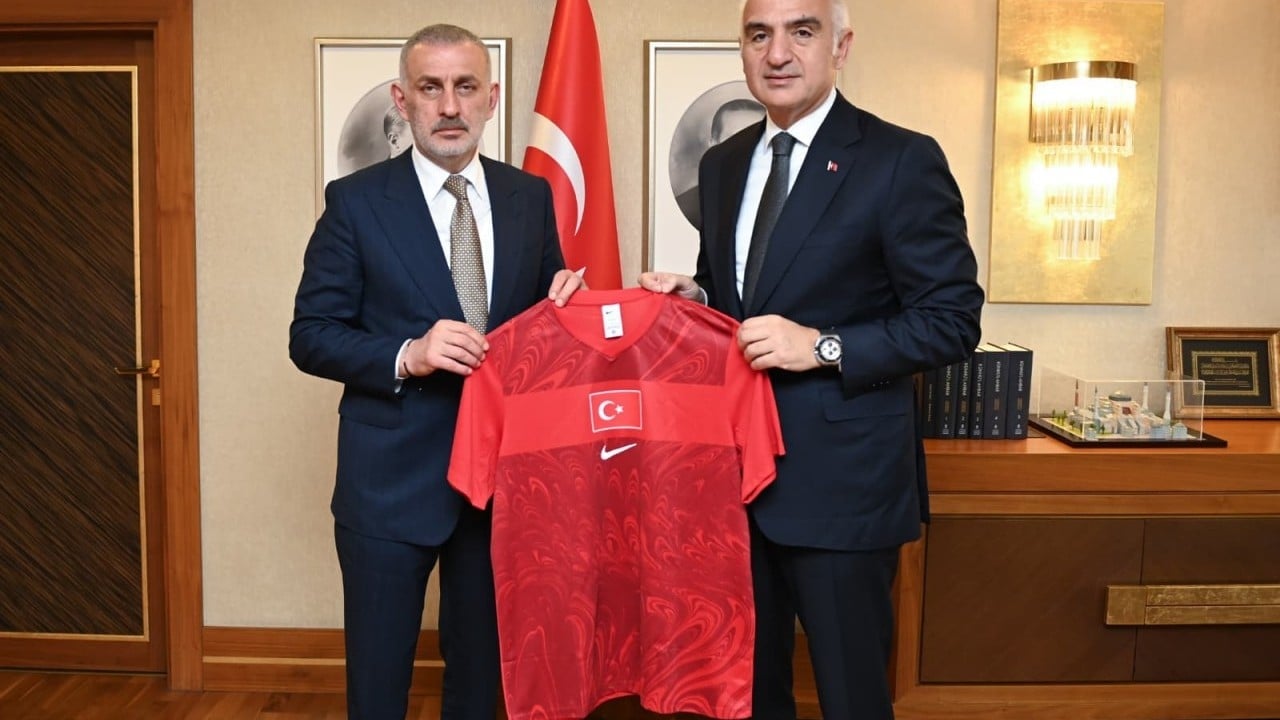 Foto - Bakan Ersoy müjdeyi verdi: Milli takımın gücü turizm tanıtımına yansıyacak!
