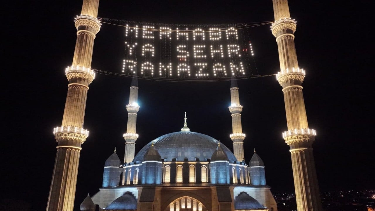 Foto - Bakan Ersoy: Vakıflar günde 100 bin vatandaşımıza iftar veriyor