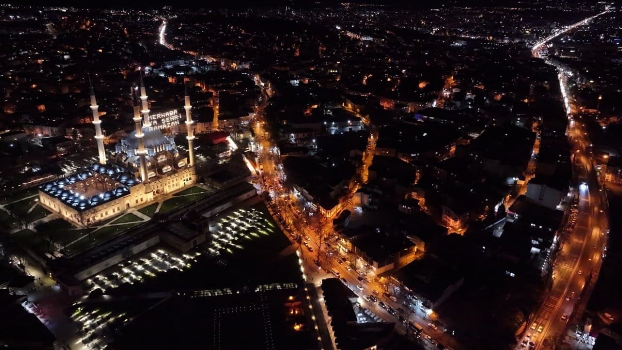 Foto - Bakan Ersoy: Vakıflar günde 100 bin vatandaşımıza iftar veriyor