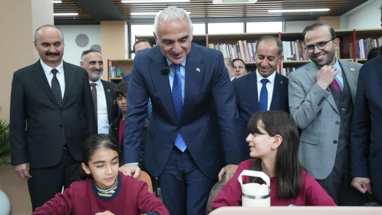 Foto - Bakan Ersoy'dan Batman'a kültür hamlesi: 3 yeni kütüphane daha...