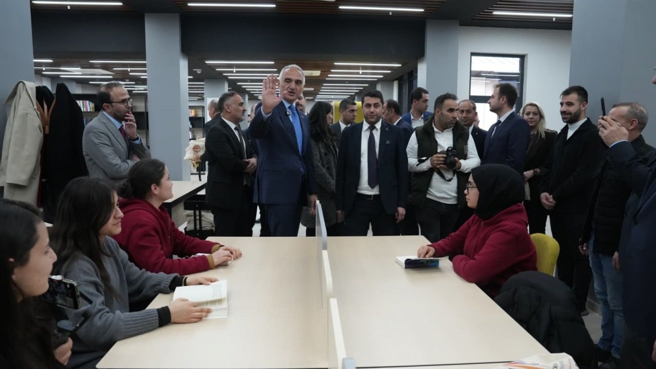 Foto - Bakan Ersoy'dan Batman'a kültür hamlesi: 3 yeni kütüphane daha...