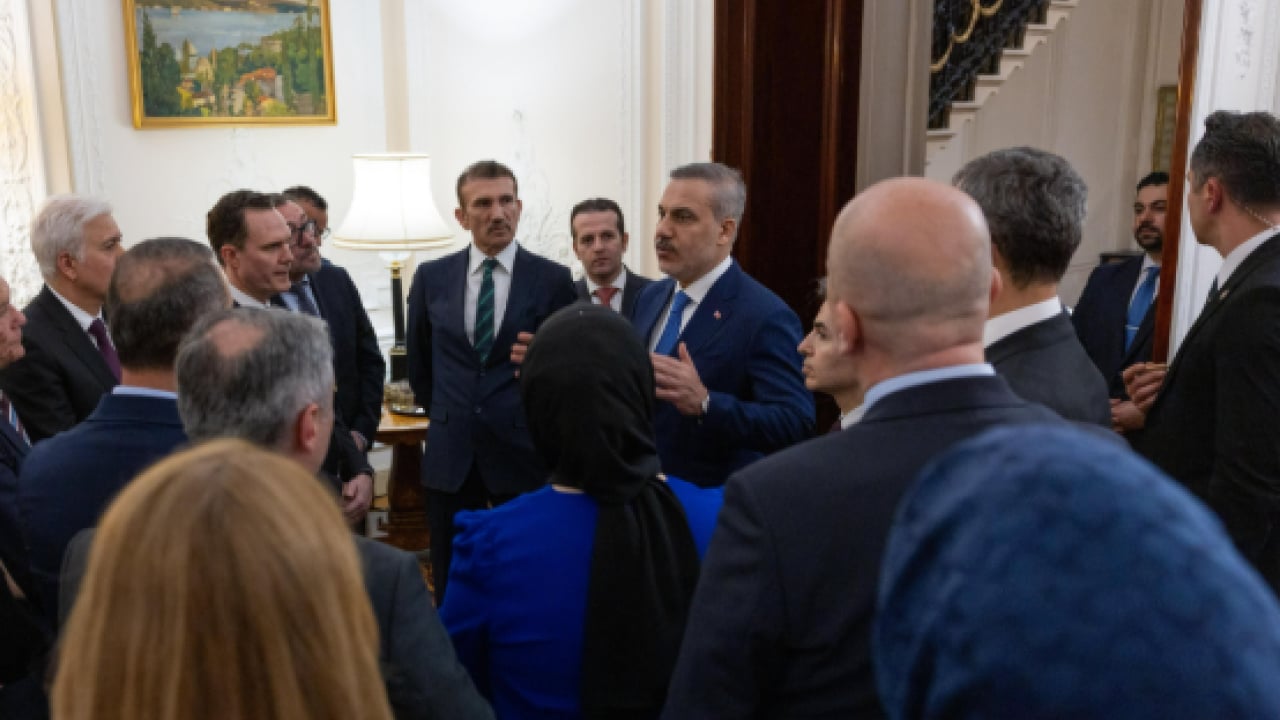 Foto - Bakan Fidan’ın ziyaretinde sürpriz isim: Türk iş adamlarıyla buluştu