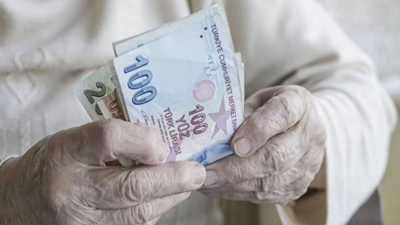 Bakan Göktaş açıkladı: Ocak ayı yaşlı ve engelli aylıkları hesaplara yatırılmaya başlandı