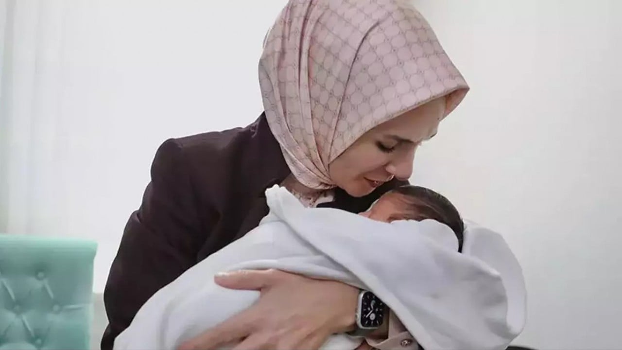 Bakan Göktaş duyurdu: Doğum yardımı ödemeleri annelerin hesaplarına yatırıldı