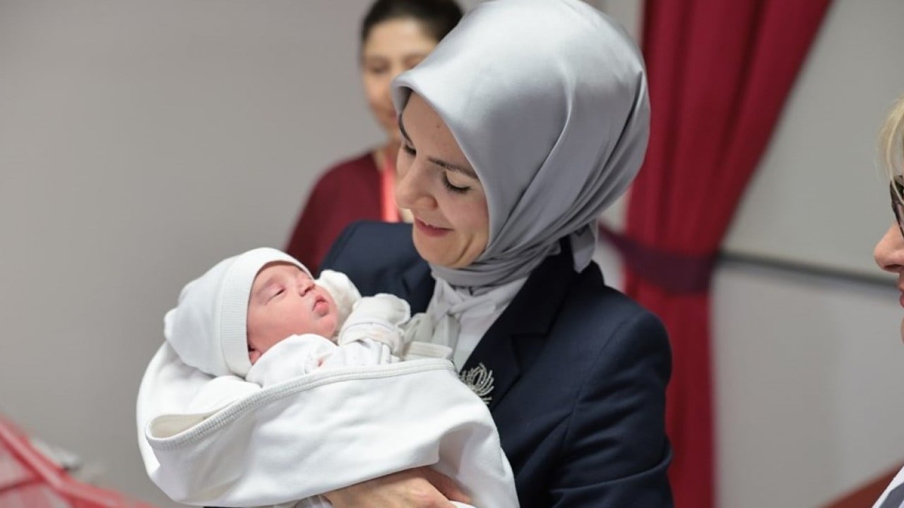 Bakan Göktaş duyurdu! Doğum yardımı ödemeleri hesaplara yatırıldı