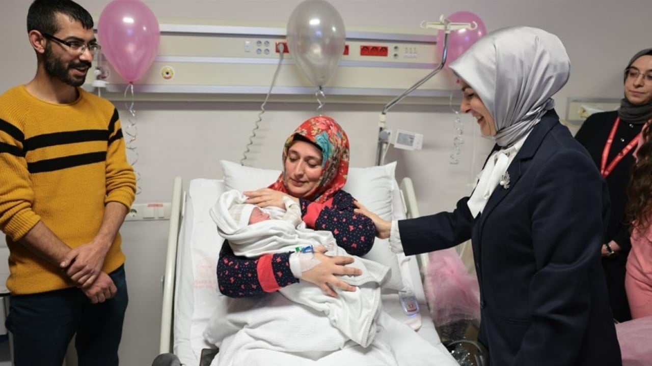 Foto - Bakan Göktaş duyurdu: Temmuz ayı doğum yardımı ödemeleri hesaplara yatırıldı