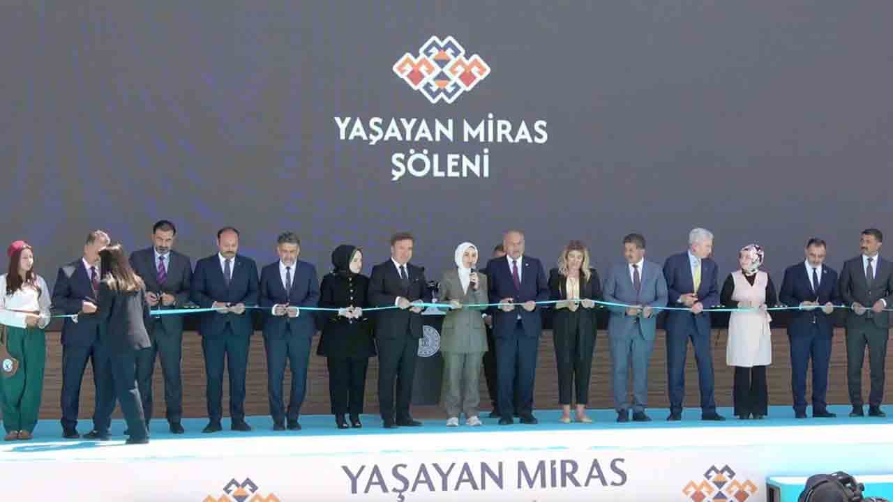 Foto - Bakan Göktaş ‘Yaşayan Miras Şöleni’ne katıldı: Medeniyet olgusu aileden başlar