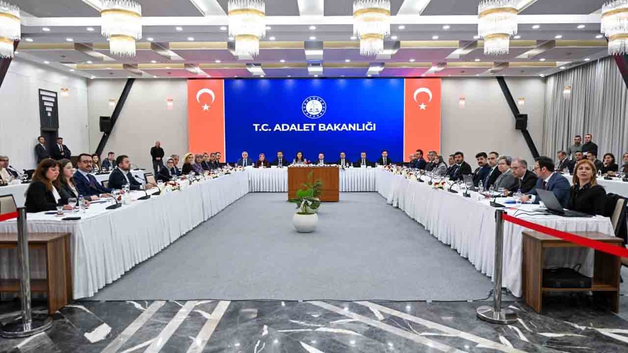 Foto - Bakan Gürlek TBMM komisyon üyelerini kabul etti: Suça sürüklenen çocuklar konusunda yasal düzenlemeler yapacağız