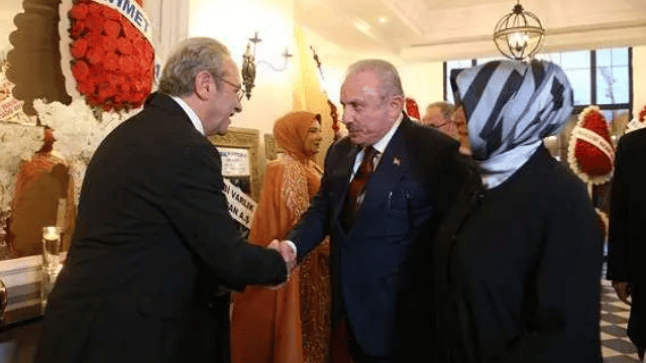 Foto - Ak Partilileri bir araya getiren nikah: Hakan Fidan şahitlik yaptı!