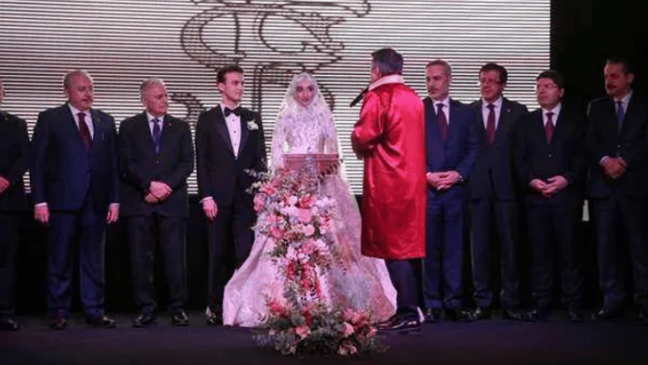 Foto - Ak Partilileri bir araya getiren nikah: Hakan Fidan şahitlik yaptı!