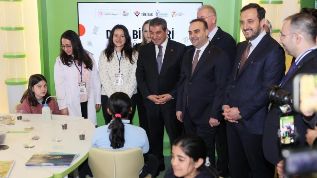 Foto - Bakan Kacır, müjdeyi Esenler'den verdi: TEKNOFEST kuşağı için dev yatırım