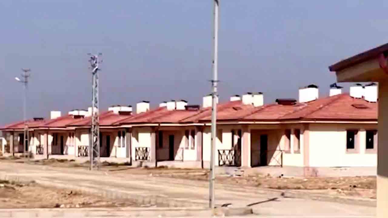 Foto - Bakan Kurum Hatay’daki Türkiye’nin ilk kırsal uydu kentini paylaştı: Hatay’ın her bir köşesine ektiğimiz umut yeşerdi