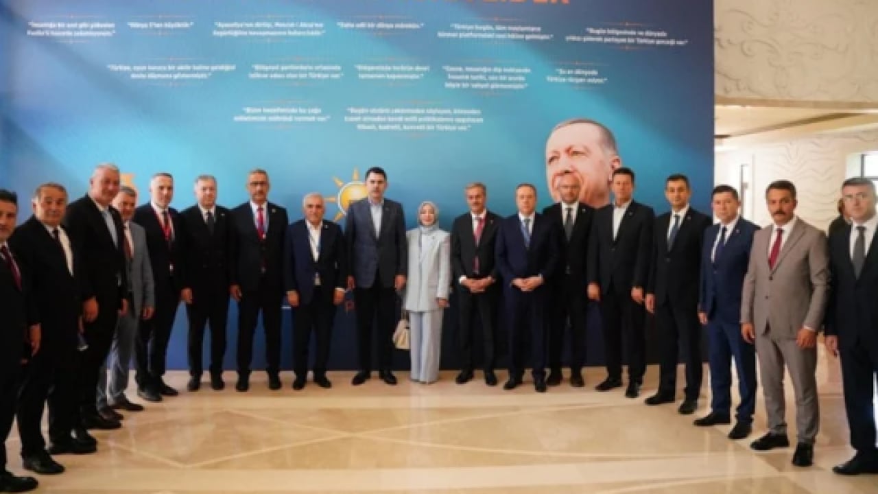 Foto - Bakan Kurum’dan vizyon projelere dev destek: AK Parti zirvesinde önemli kararlar alındı