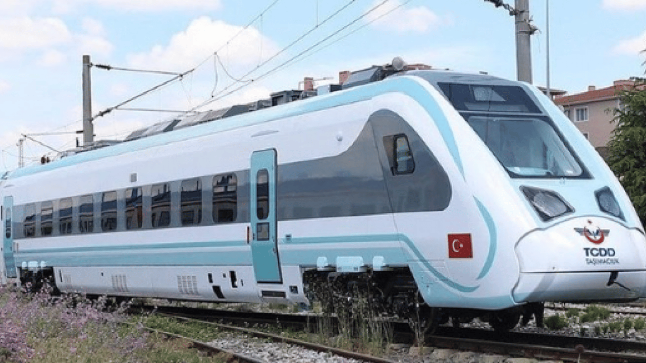 Foto - Bakan müjdeyi duyurdu: Saatte 225 kilometre hıza ulaştı