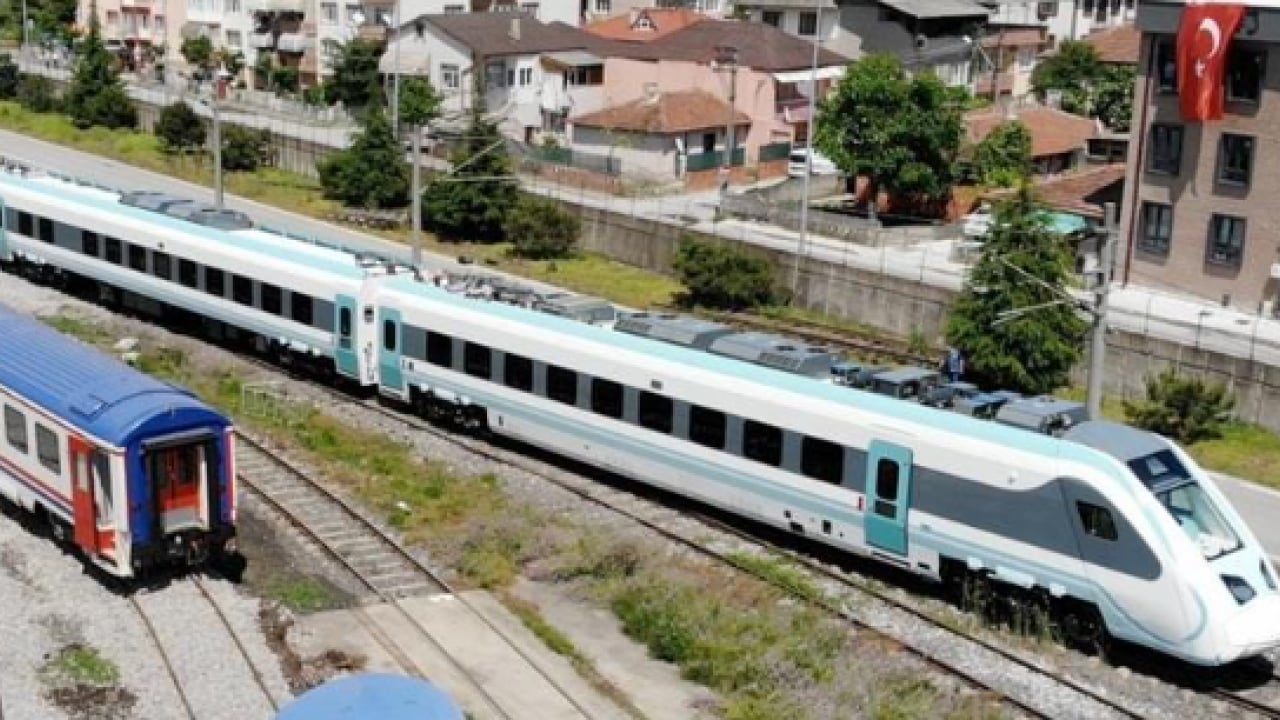 Foto - Bakan müjdeyi duyurdu: Saatte 225 kilometre hıza ulaştı