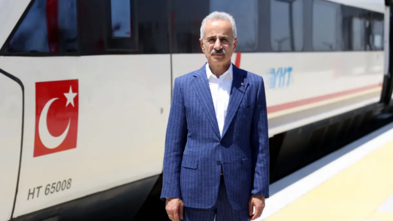 Foto - Bakan müjdeyi duyurdu: Yolculuk 4 saatten 1,5 saate düşecek!