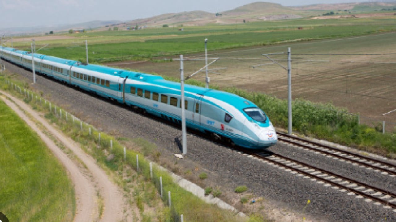 Foto - Bakan müjdeyi verdi: Bir ile daha hızlı tren geliyor!