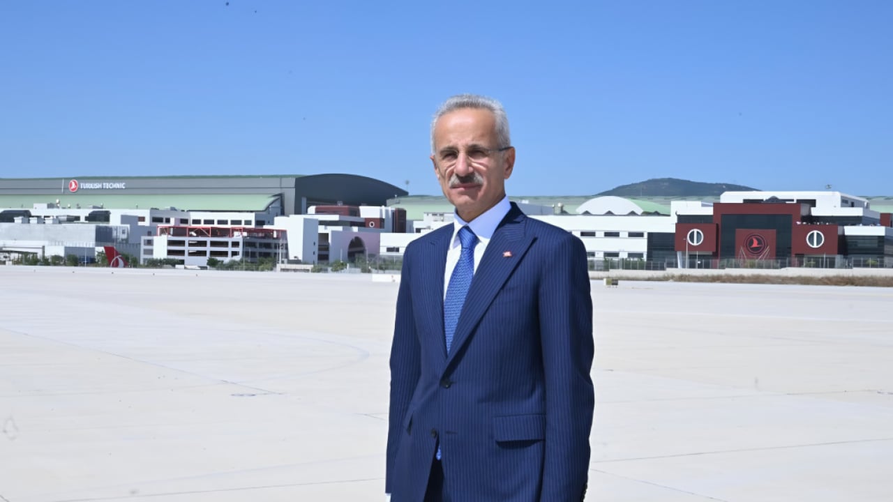 Foto - Bakan Uraloğlu rakamları paylaştı: Türk hava sahası yıla rekorla başladı!