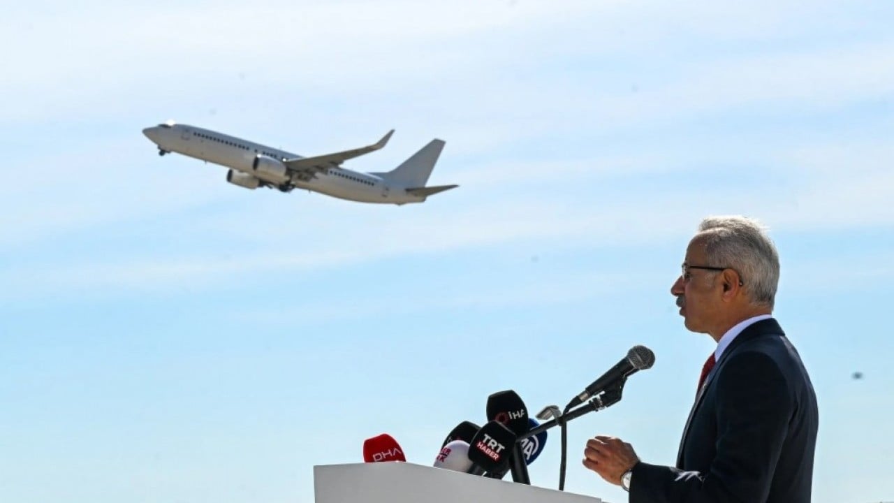 Bakan Uraloğlu’ndan Antalya Havalimanı açıklaması! 3 milyonu geçti 