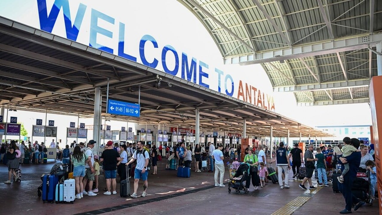 Foto - Bakan Uraloğlu’ndan Antalya Havalimanı açıklaması! 3 milyonu geçti 