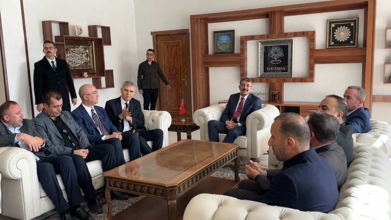 Foto - Bakan yardımcılığına atandı... Vali Çelik'e duygusal veda