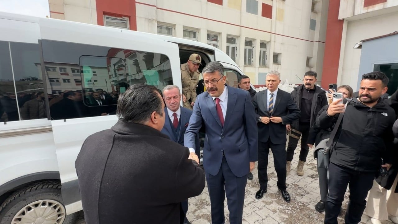 Foto - Bakan yardımcılığına atandı... Vali Çelik'e duygusal veda