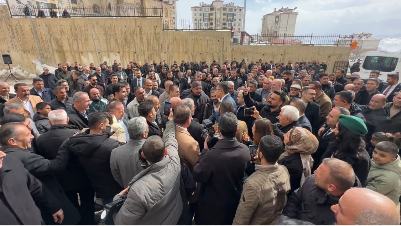 Foto - Bakan yardımcılığına atandı... Vali Çelik'e duygusal veda