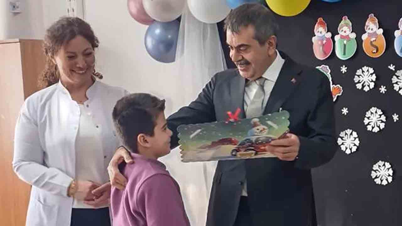 Foto - Bakan Yusuf Tekin’den yarıyıl tatili mesajı: Milyonlarca öğrencinin karne heyecanı