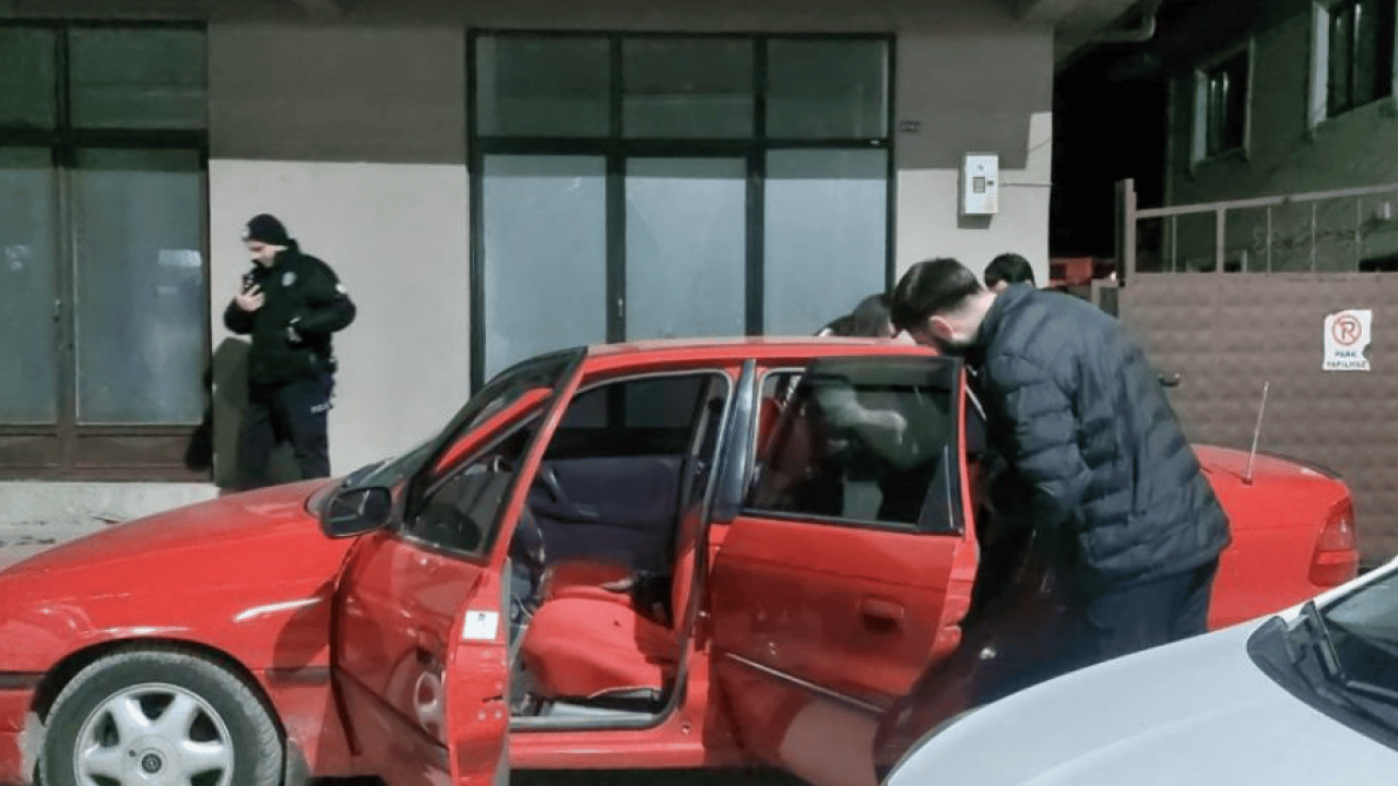 Bakın bakın laikçilerin çağdaşlık dediği hayata bakın! Alkollü sürücüden rezalet içinde rezalet