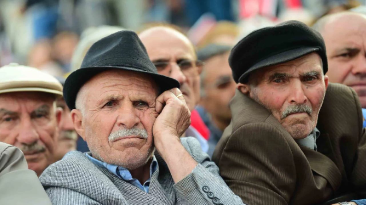 Foto - Bakın ilk sırada hangisi var! Türkiye'de en fazla yaşlı nüfusa sahip il açıklandı