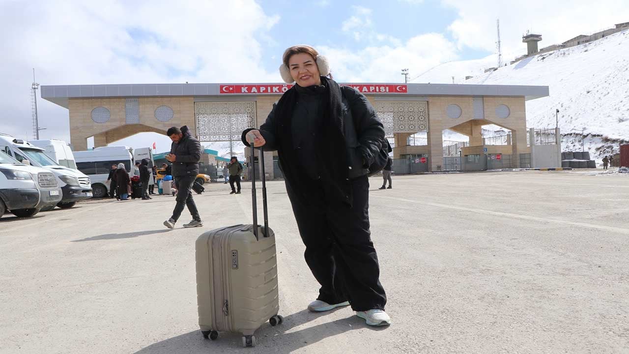 Foto - Bakın İranlılar Türkiye için ne düşünüyor? Van sınırında tahliye mesaisi!