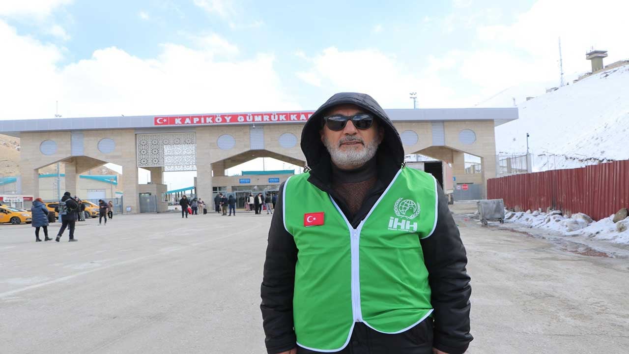 Foto - Bakın İranlılar Türkiye için ne düşünüyor? Van sınırında tahliye mesaisi!