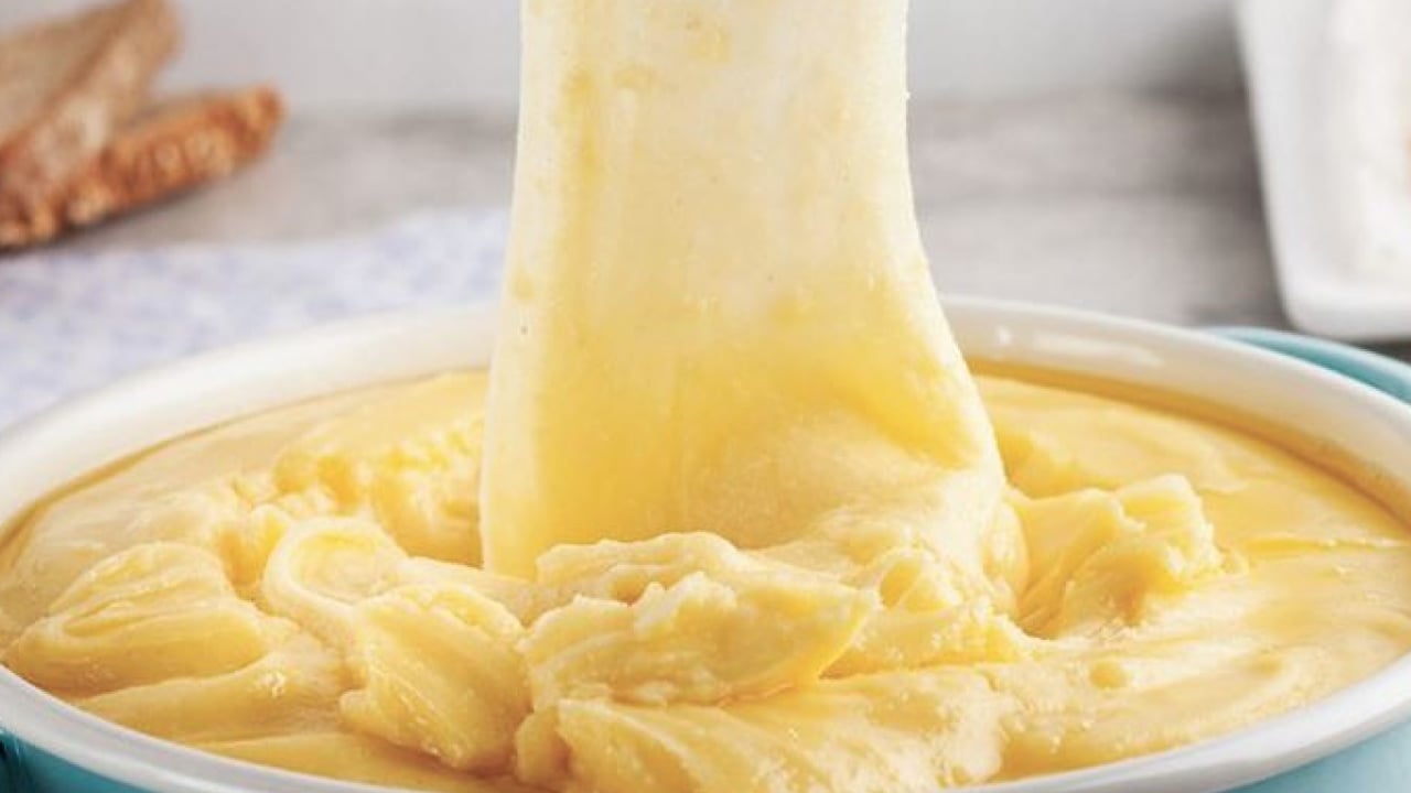 Bakın ne verilirse ne oluyor?!? Peyniri uzadıkça uzuyor: Sıcacık kuymak tarifi