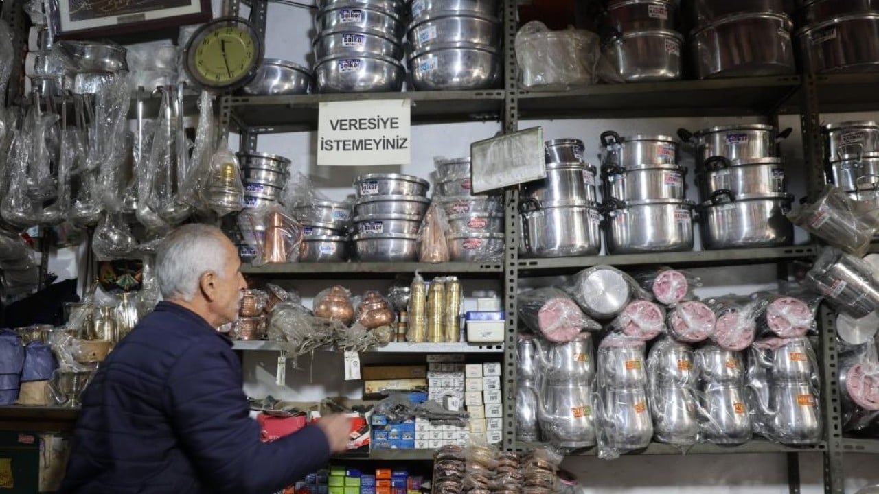 Foto - Bakırcılar çarşısı zamana yenildi Geçmişten geriye bir bakır ustası iki kalaycı kaldı