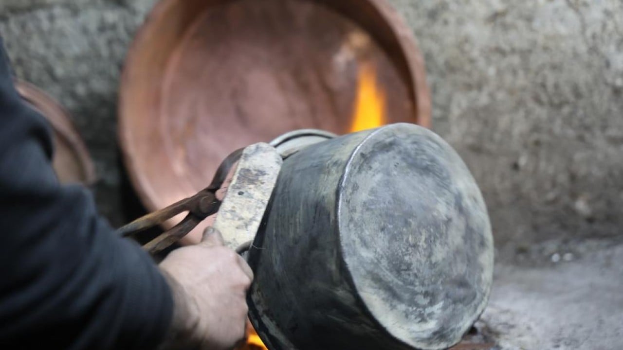 Foto - Bakırcılar çarşısı zamana yenildi Geçmişten geriye bir bakır ustası iki kalaycı kaldı
