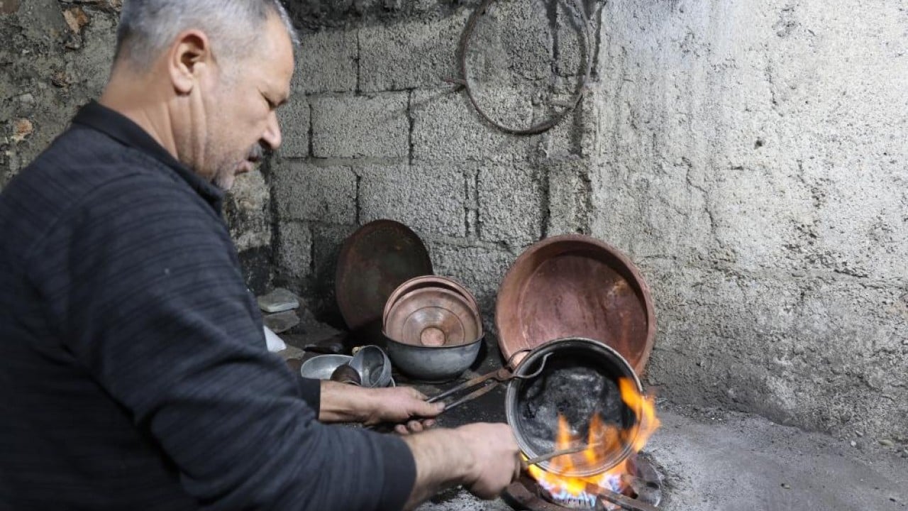 Foto - Bakırcılar çarşısı zamana yenildi Geçmişten geriye bir bakır ustası iki kalaycı kaldı