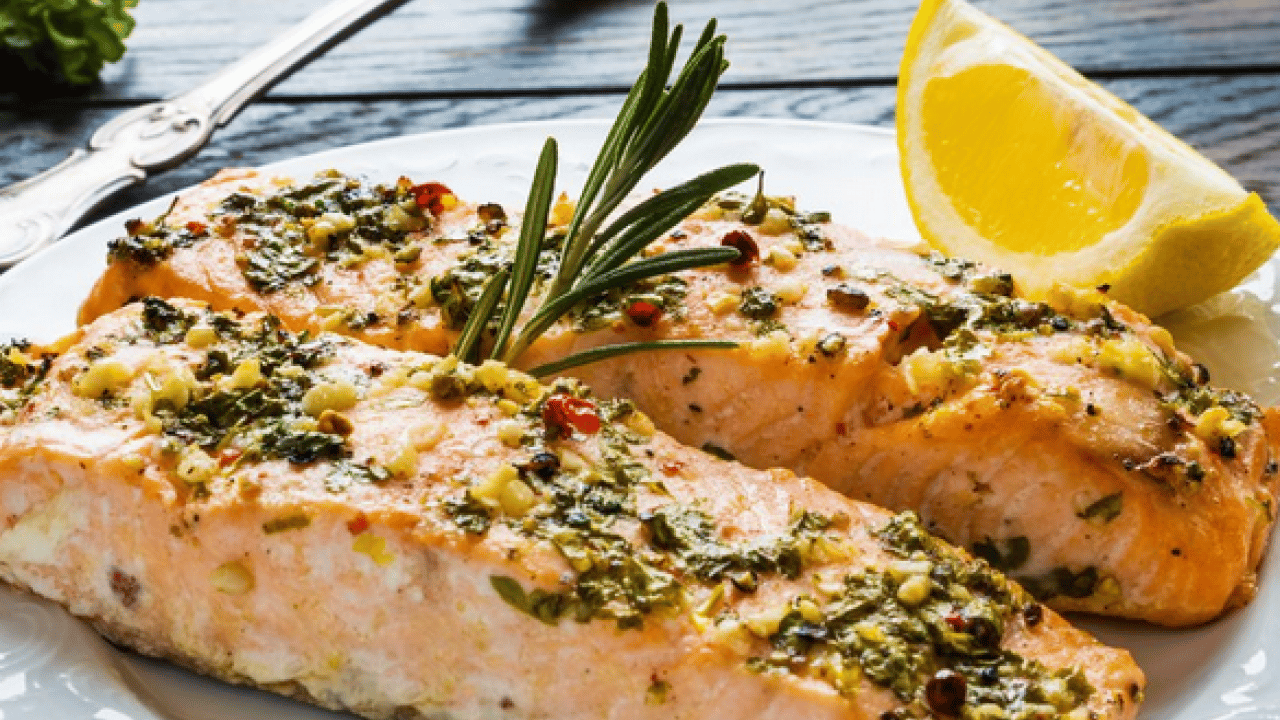 Foto - Balığa limon ne zaman sıkılmalı? Balığın lezzetine lezzet katmak için pişmeden önce mi, piştikten sonra mı peki!