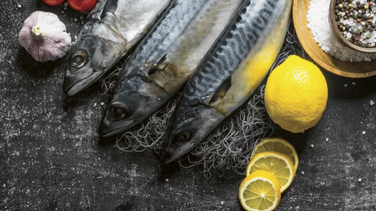 Foto - Balığa limon ne zaman sıkılmalı? Balığın lezzetine lezzet katmak için pişmeden önce mi, piştikten sonra mı peki!