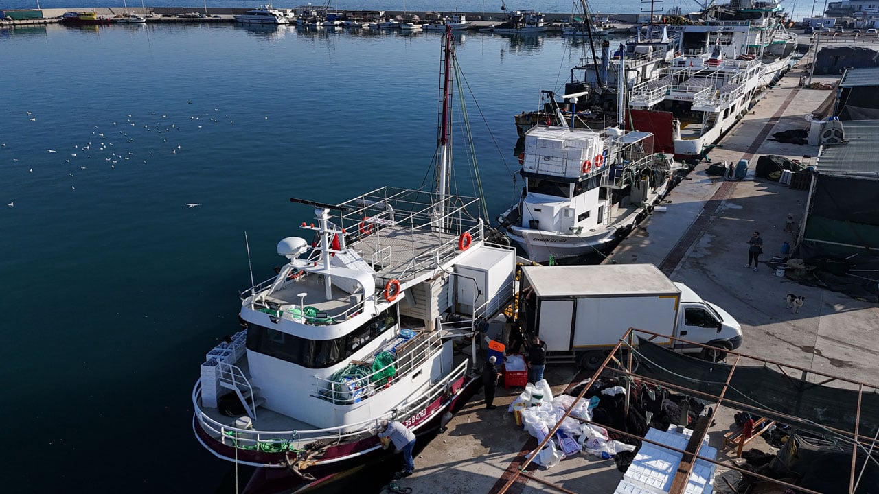 Foto - Balık var tayfa yok! 80 bin lira maaşla işçi bulunamıyor