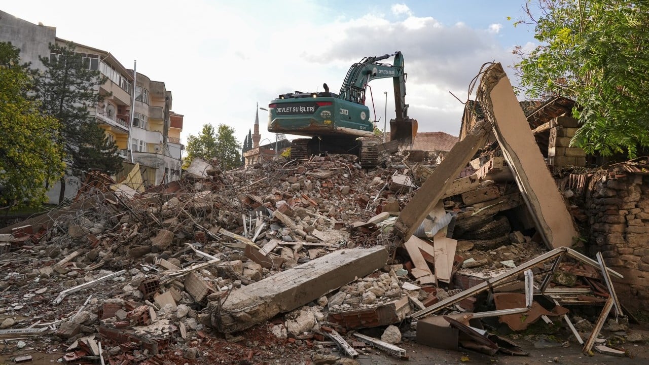 Foto - Balıkesir'deki depremde korkulan olmadı ama... Deprem fırtınasına dikkat uyarısı geldi...