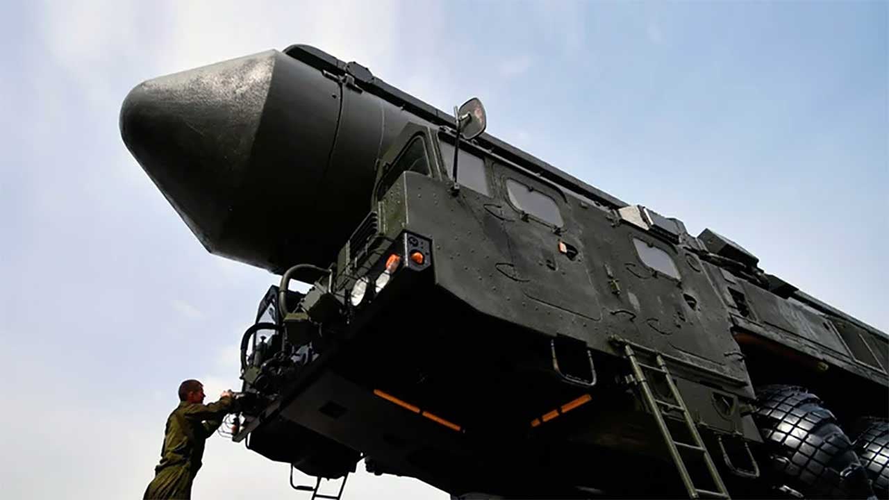 Foto - Balistik füze ile vurup casuslara izlettiler! Tam bir Rus işi