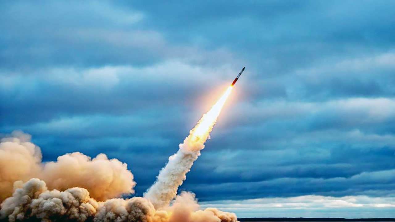 Foto - Balistik füze ile vurup casuslara izlettiler! Tam bir Rus işi