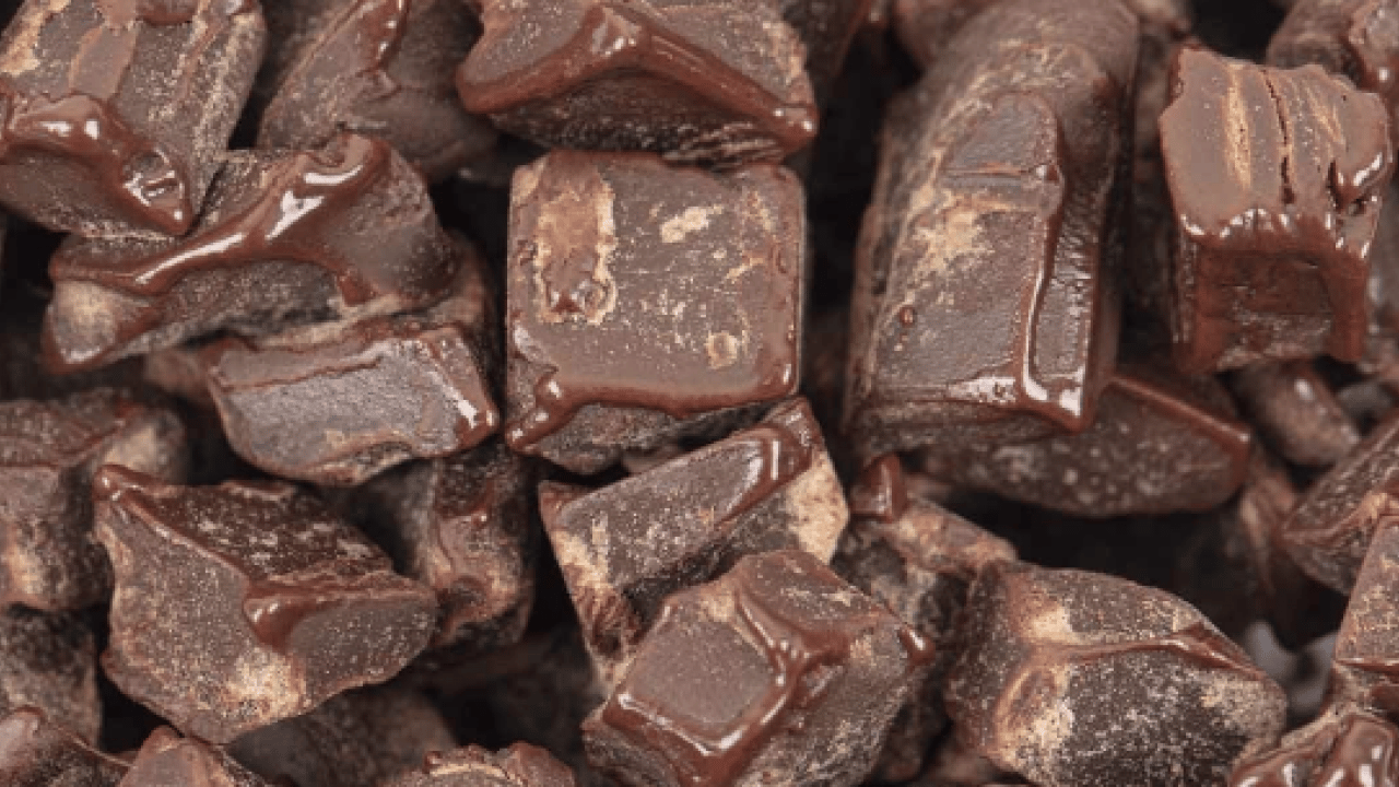 Foto - Bambaşka bir boyuta... Tuzlu çikolatanın etkisi şaşırttı: Üzerine serpip yerseniz...