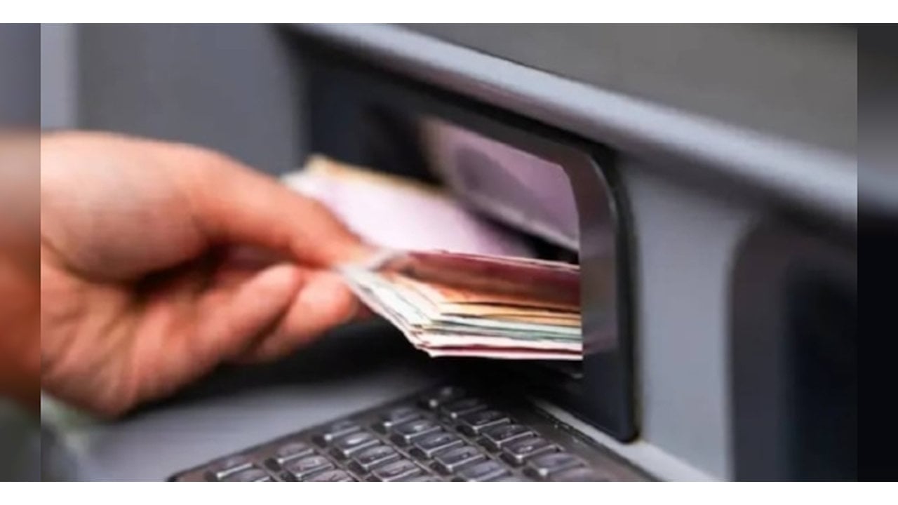 Foto - Bankalardan uyarı üstüne uyarı yapıldı: ATM’de bunu yapanın parasına bloke konulacak