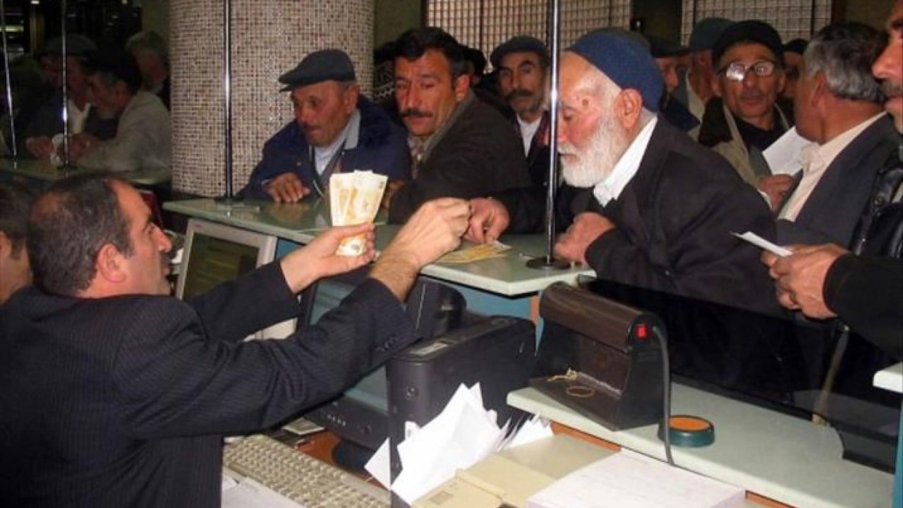 Foto - Bankaların promosyon yarışını fırsata çevirdiler! Emekliler dolandırıcıların hedefinde