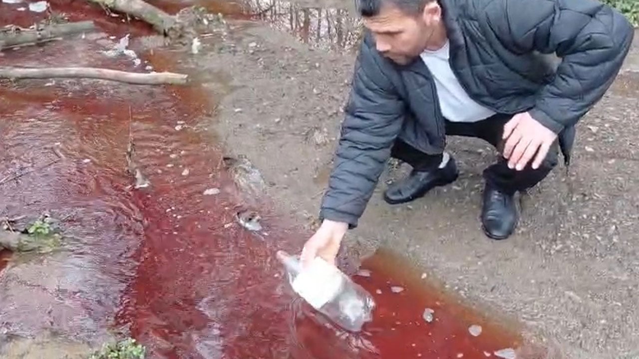 Baraja kırmızı su akıyor! İstanbul’da tedirgin eden görüntü