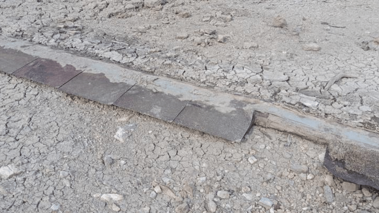 Foto - Barajdaki su çekildi, helikopter enkazı göründü! 16 yıl sonra ortaya çıkan acı hikaye