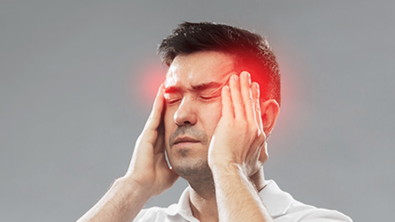 Baş ağrınızı sarsacak detaylara dikkat! Büyük sorunlara yol açacak ama peki tümöre yol açar mı?